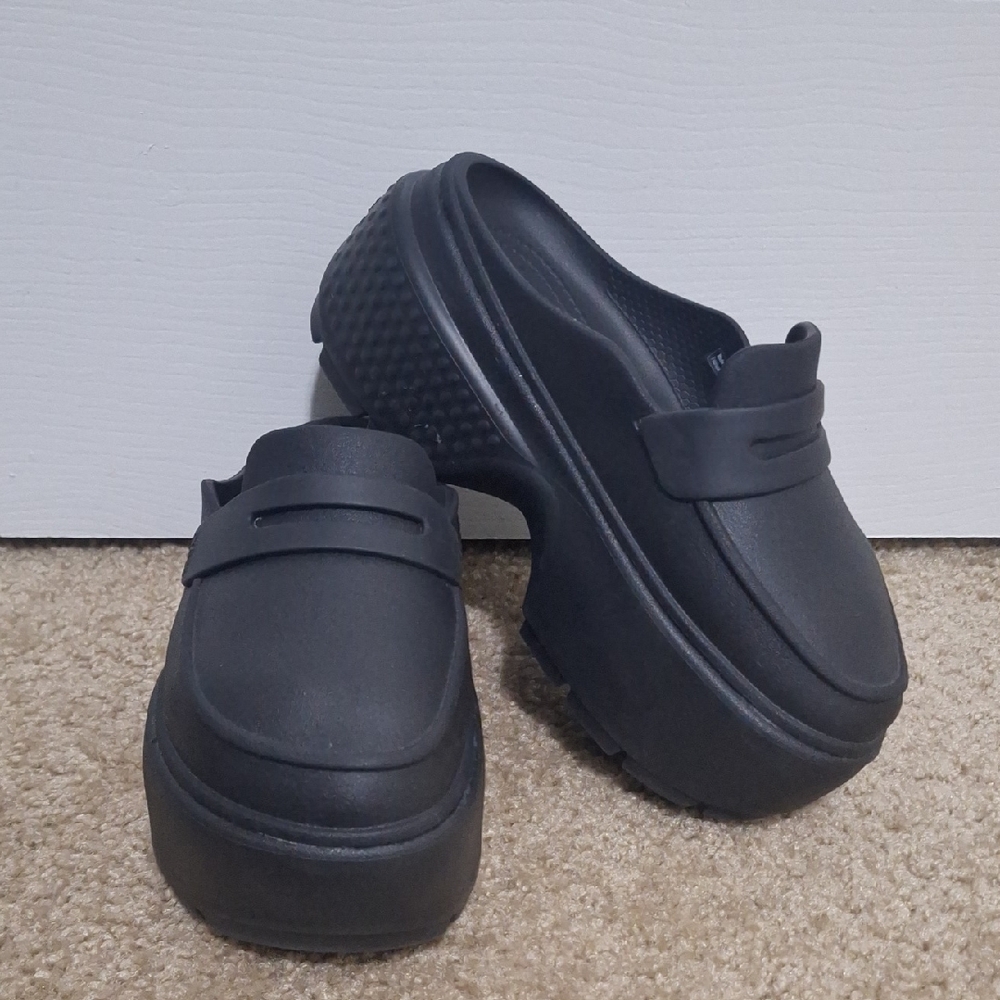 CROCS Black Sole Footwear